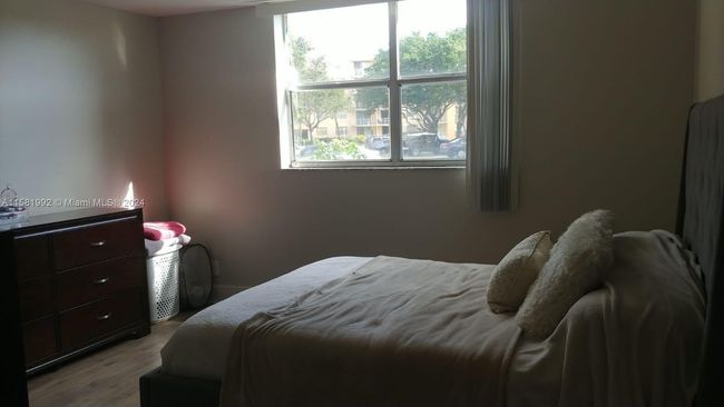 APT-1N - 500 Executive Center Dr, Condo with 2 bedrooms, 2 bathrooms and null parking in West Palm Beach FL | Image 9