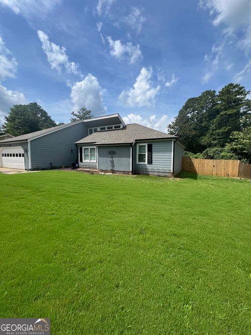 8883 Peppertree Dr, Jonesboro, GA, 30238-4488 | Card Image