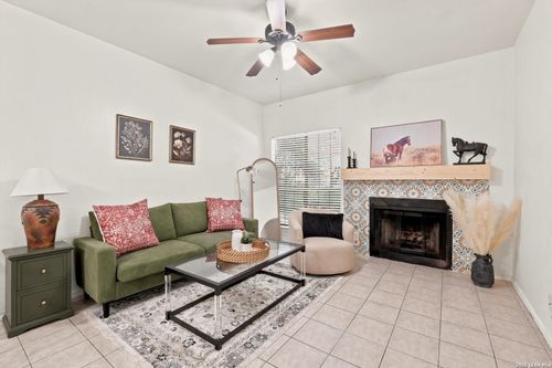 21-8611 Datapoint, San Antonio, TX, 78229 | Card Image