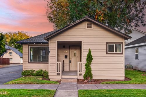 624 Nw Hill St, Bend, OR, 97703-2921 | Card Image