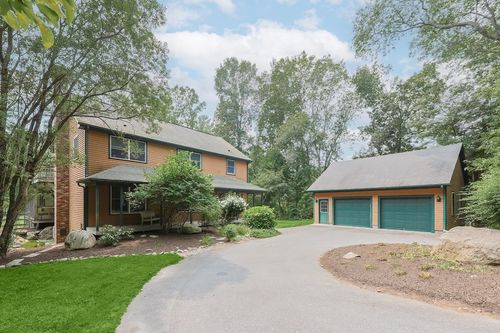 109 Summer St, Rehoboth, MA, 02769-1719 | Card Image