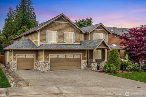 21230 Se 258th Pl, Maple Valley, WA, 98038-7565 | Card Image
