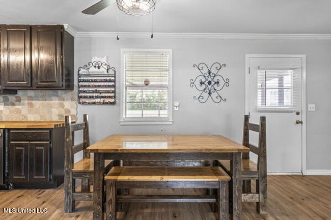 dining | Image 5