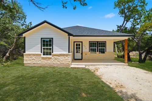 1096 Deer Valley Pass, Spring Branch, TX, 78070-3748 | Card Image
