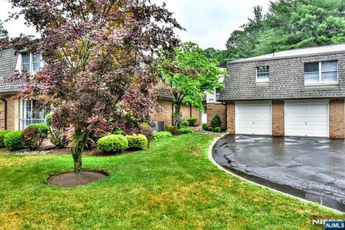 279 Collignon Way, River Vale, NJ, 07675-6361 | Card Image