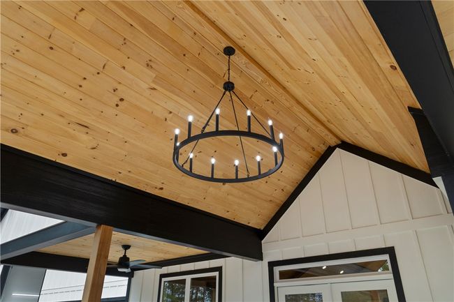 Tongue and groove vaulted entranceway. | Image 37