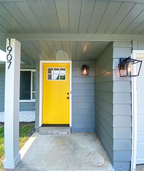 1907 Kirkton Dr, Troy, MI, 48083-1754 | Card Image