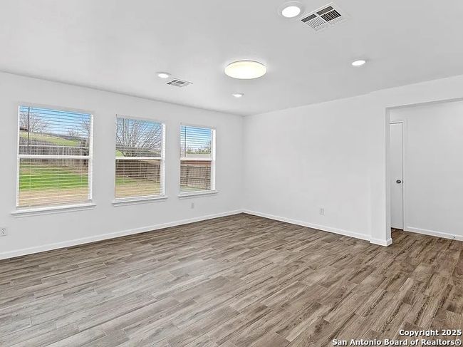 221 Peppergrass Cv, House other with 4 bedrooms, 3 bathrooms and null parking in Kyle TX | Image 32