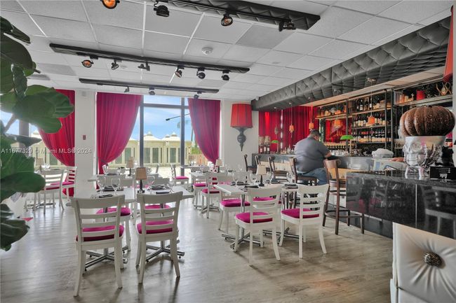 APT-3E - 5555 Collins Ave, Condo with 1 bedrooms, 2 bathrooms and null parking in Miami Beach FL | Image 25