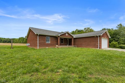 7450 W Deaver Road, Columbus, IN, 47201 | Card Image