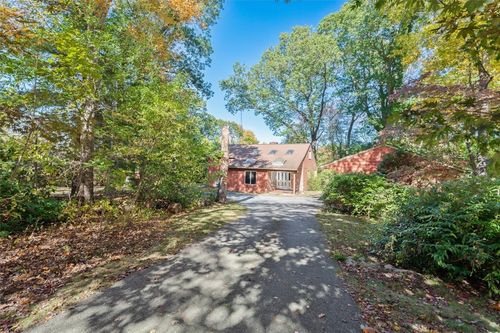 10 Midway St, Scituate, RI, 02857-1818 | Card Image