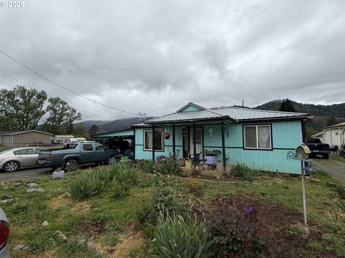 1021 Hill St, Myrtle Creek, OR, 97457-9204 | Card Image