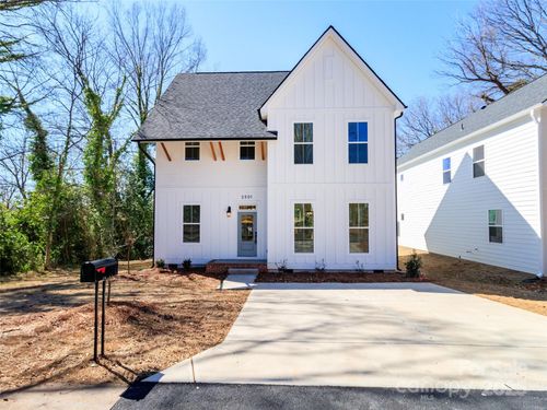 2501 Elon St, Charlotte, NC, 28208-4030 | Card Image