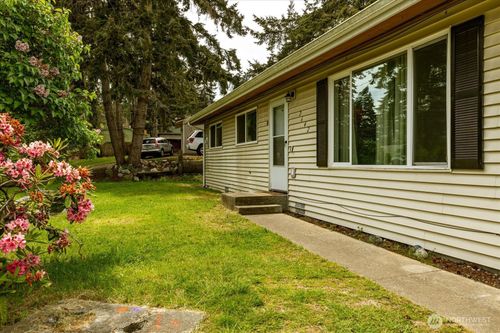 2642 Olympic Dr, Oak Harbor, WA, 98277-8027 | Card Image