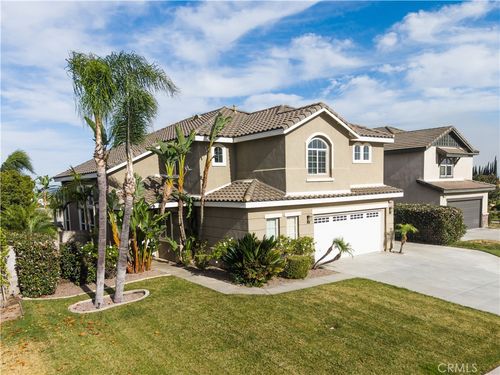 8352 Clover Creek Rd, Riverside, CA, 92508-3512 | Card Image