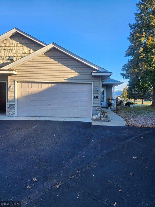 841 Winsome Way Nw, Isanti, MN, 55040-7490 | Card Image