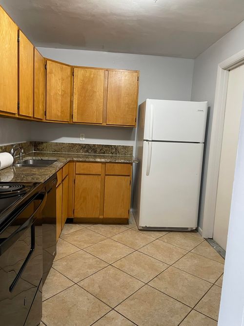 apt-27-608 Nw 13th St, Boca Raton, FL, 33486-2605 | Card Image