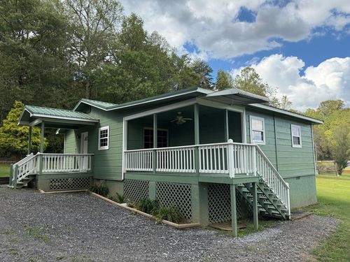 233 Messer Rd, Warne, NC, 28909-8805 | Card Image