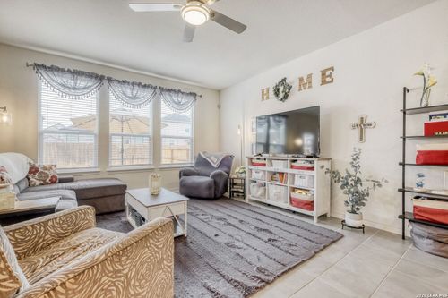 6519 Runaway Row, Converse, TX, 78109-3884 | Card Image