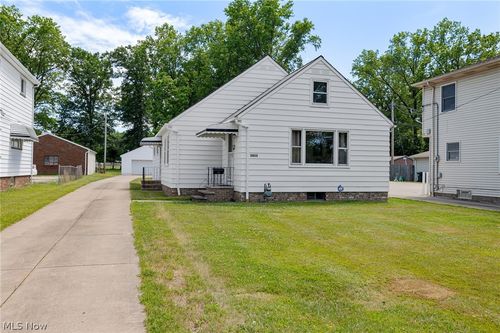 5203 Snow Rd, Parma, OH, 44134-2546 | Card Image