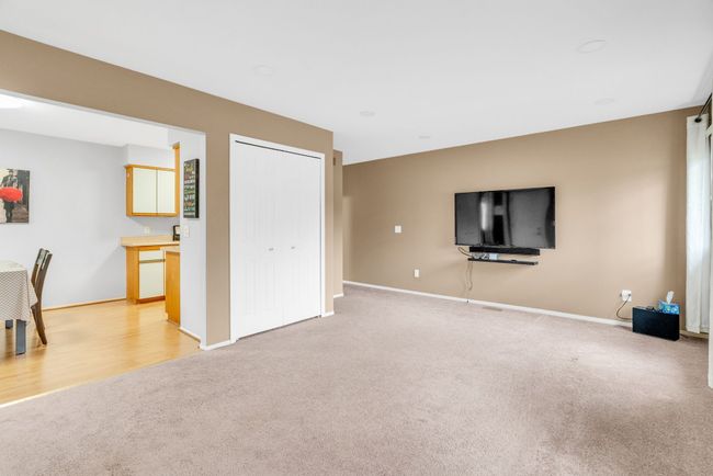 37231 Glenbrook Dr, Condo with 2 bedrooms, 2 bathrooms and null parking in Clinton Township MI | Image 6