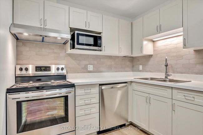 220 - 555 Bonaccord St, Home with 2 bedrooms, 1 bathrooms and 1 parking in Peterborough ON | Image 13