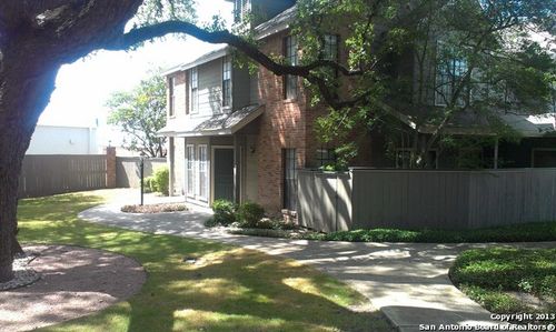 31 Chapel Hill Cir, San Antonio, TX, 78240-3903 | Card Image