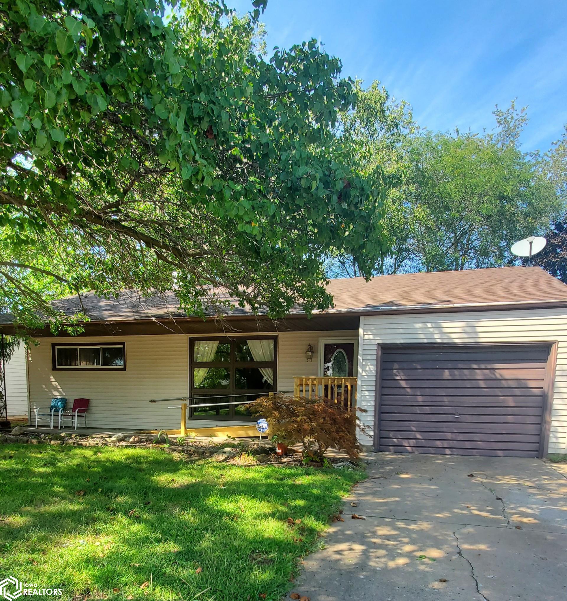 Alta Dr, Fort Madison, IA 52627