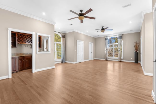 Spacious Bonus room with wet bar | Image 32