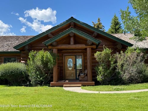 400 Moulton Loop Rd, Jackson, WY, 83001-7804 | Card Image