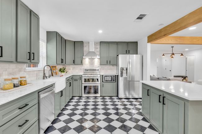 6615 Hialeah Dr, House other with 4 bedrooms, 3 bathrooms and null parking in Dallas TX | Image 14