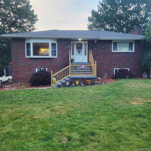 13 Lakeview Dr, Warwick, NY, 10990-3027 | Card Image