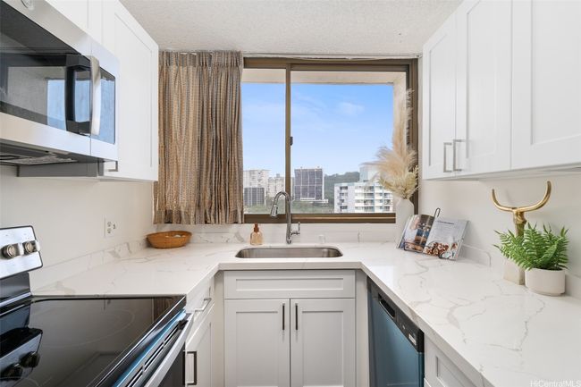 APT-2006 - 1201 Wilder Ave, Condo with 2 bedrooms, 1 bathrooms and 1 parking in Honolulu HI | Image 16