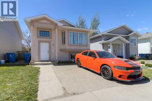 287 Peigan Crt W, Lethbridge, AB, T1K7K6 | Card Image