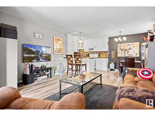 10434 76 Ave Nw, Edmonton, AB, T6E1L1 | Card Image