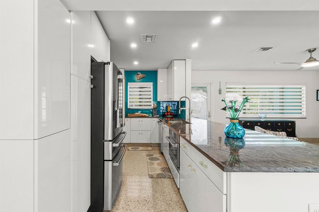 301 Linda Ln, House other with 3 bedrooms, 2 bathrooms and null parking in West Palm Beach FL | Image 10