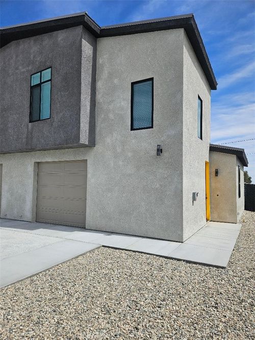 apt-7-5995 Bagley Ave, 29 Palms, CA, 92277-4916 | Card Image