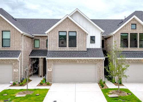 3750 Pierce Ln, Grand Prairie, TX, 75052-8939 | Card Image