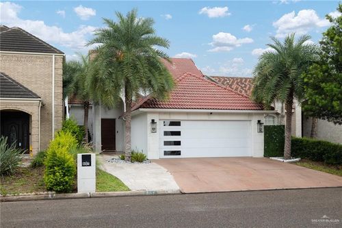 807 Cimarron Dr, Mission, TX, 78572-7402 | Card Image
