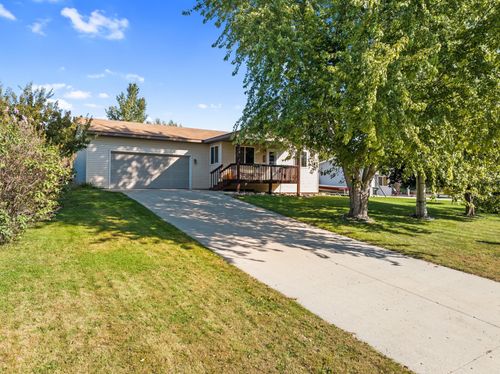 521 6th Ave Se, Glenwood, MN, 56334-1864 | Card Image