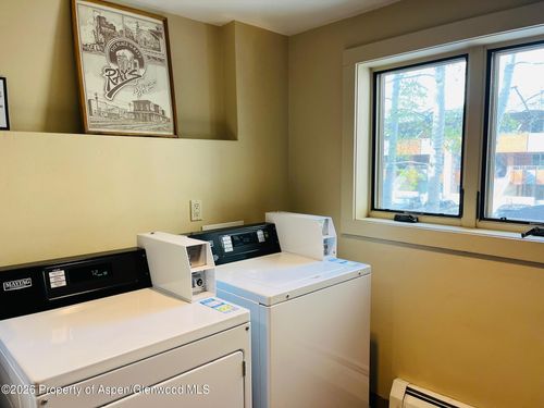 27-119 E Cooper Ave, Aspen, CO, 81611-1756 | Card Image