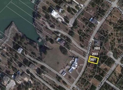 2601 Patriot Dr, Lago Vista, TX, 78645-7307 | Card Image