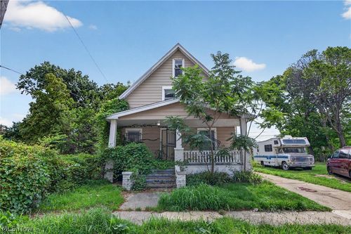 893 E 75th St, Cleveland, OH, 44103-1749 | Card Image