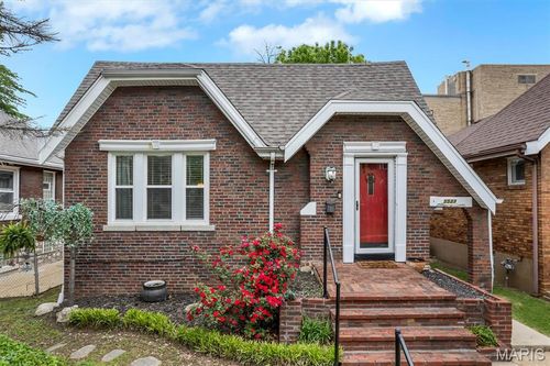 5533 Rosa Ave, Saint Louis, MO, 63109-3249 | Card Image