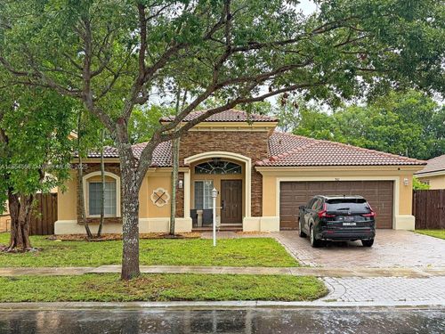 961 Ne 36th Ave, Homestead, FL, 33033-5554 | Card Image