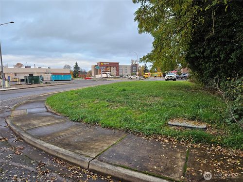 1233 Borthwick St, Centralia, WA, 98531-1020 | Card Image