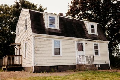 288 Sprague Street, House other with 3 bedrooms, 1 bathrooms and 3 parking in Portsmouth RI | Image 2