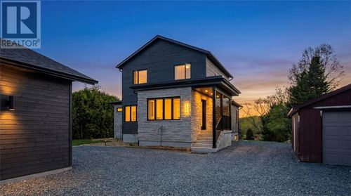 2303 Treeview Rd, Sudbury, ON, P3E5C7 | Card Image