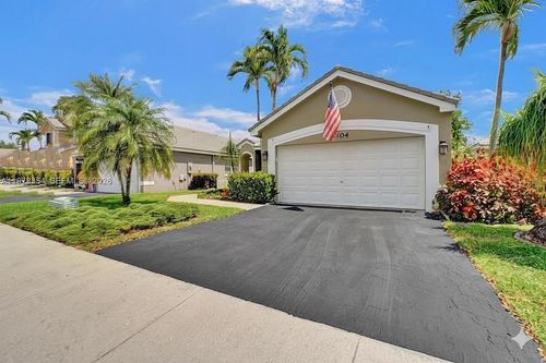 0-2704 Pinewood Ct, Davie, FL, 33328 | Card Image