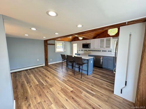 161 Canopus Hollow Rd, Putnam Valley, NY, 10579-1806 | Card Image